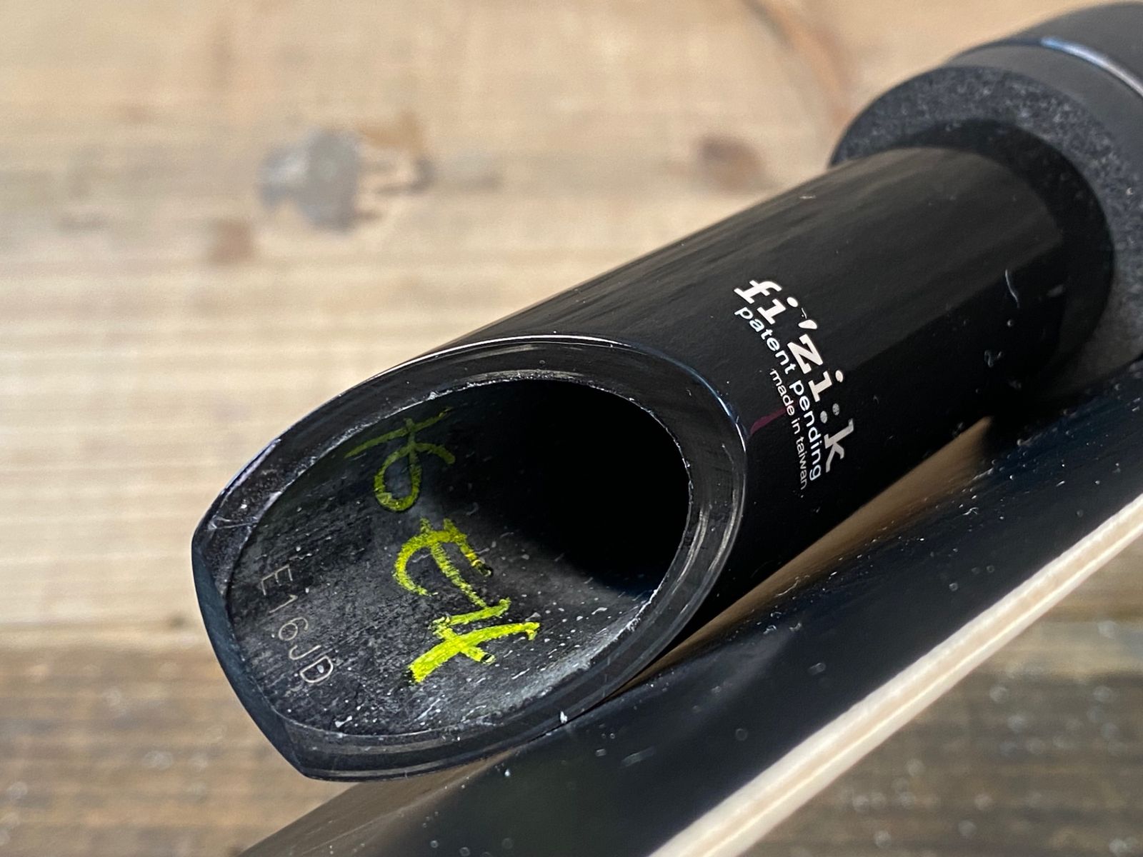 フィジーク　volta シートポスト　cyrano セット Amazon | Fizik(フィジーク) Cyrano(シラノ) 00 カーボン シート