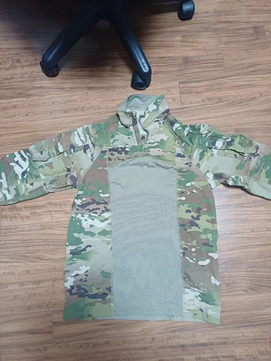 米国陸軍 コンバットシャツ