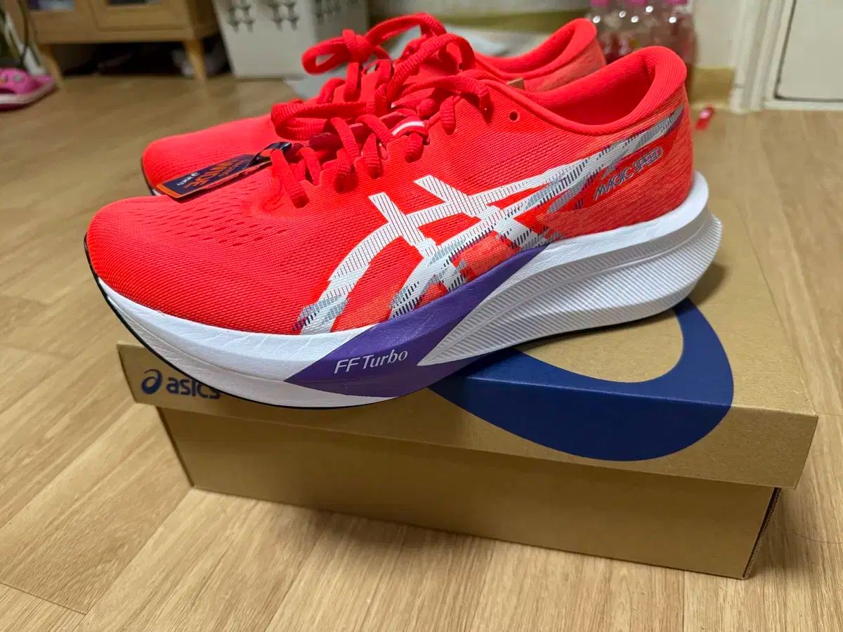 Asics アシックス マジックスピード 4 285 2e ランニングシューズ
