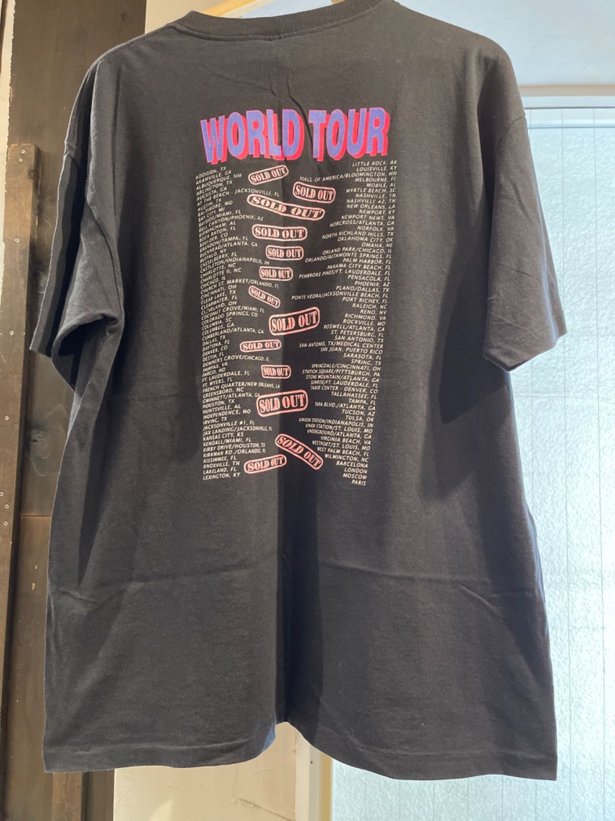 90s HOOTERS WORLD TOUR tシャツ - 秋城のクローゼット - メルカリ