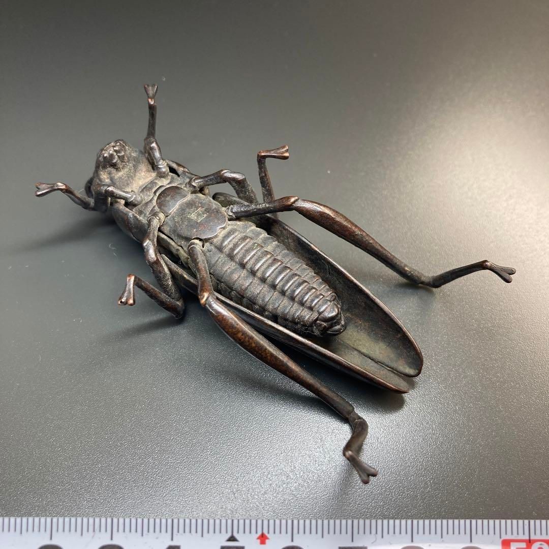 古銅自在バッタ置物