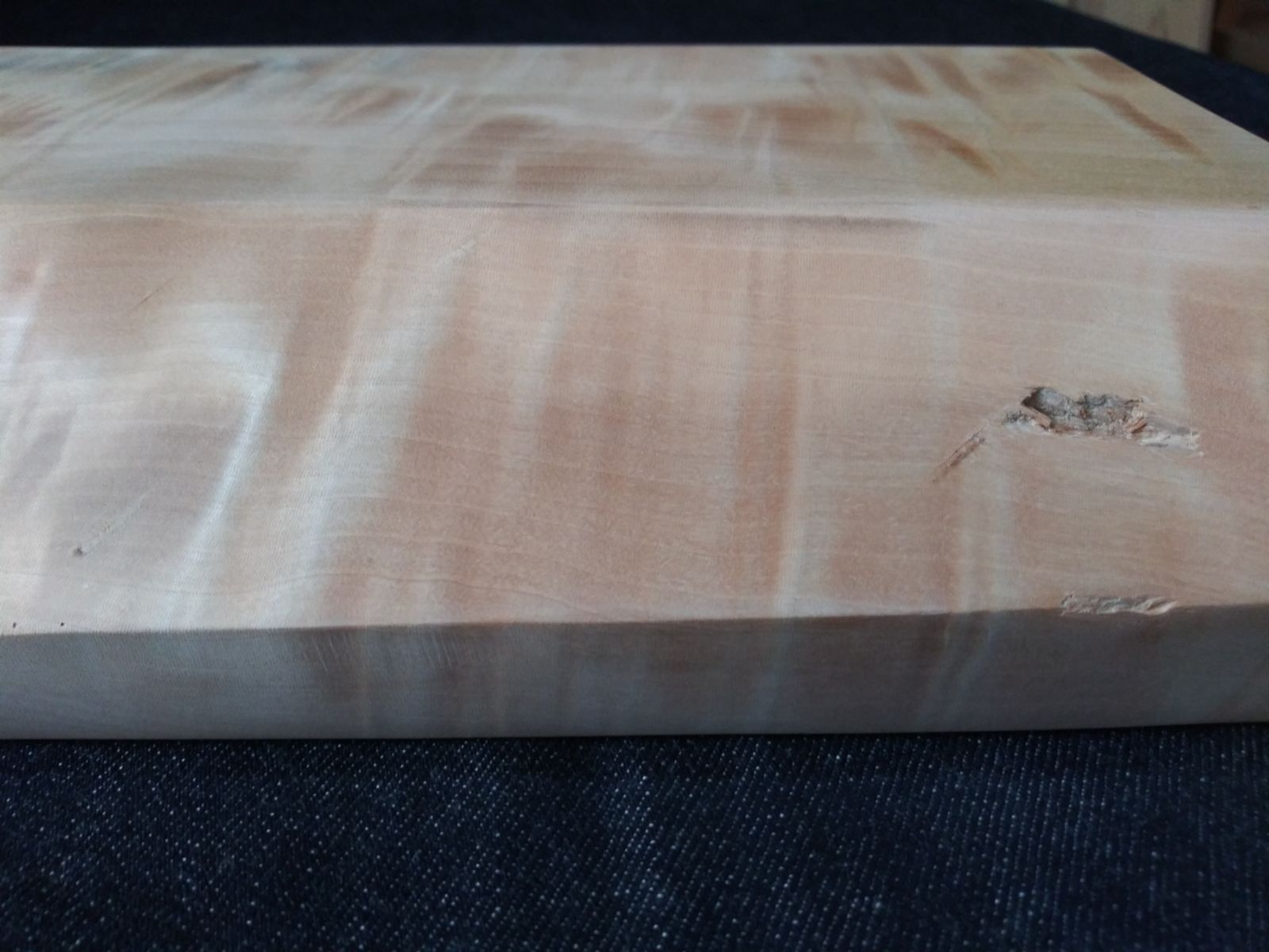 トチ　トチノキ　端材　杢　リップルマーク