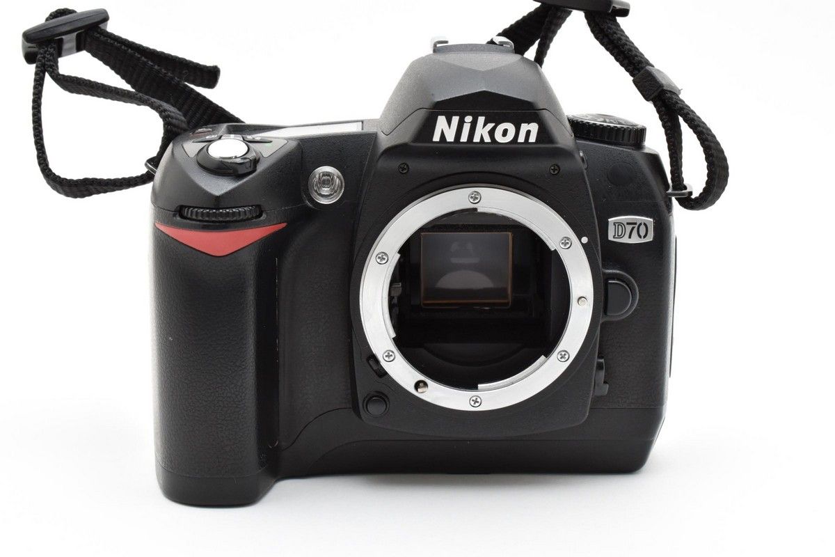 Nikon D70 デジタル一眼レフカメラ 希少!Nikon D70 ニコン Nikon D70 デジタル一眼レフカメラ 希少!Nikon D70 ニコン
