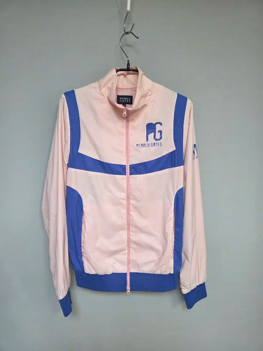 https://assets.mercari-shops-static.com/-/large/plain/c7TGqJLKRRSGegjrKqpbbm.webp@jpg?v68OnKZks5Da