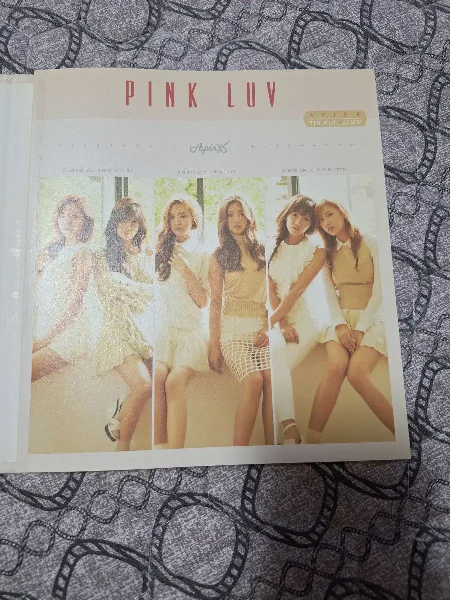 Apink(エーピンク) Pink LUV アルバム - メルカリ