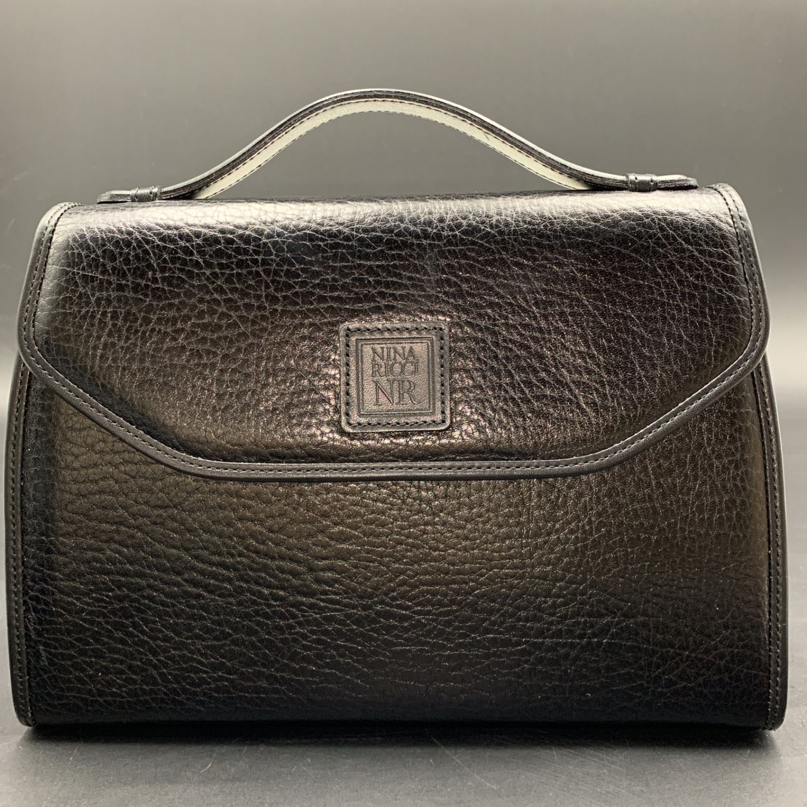81 NINA RICCI ニナリッチ レザー ショルダーバッグ - メルカリ