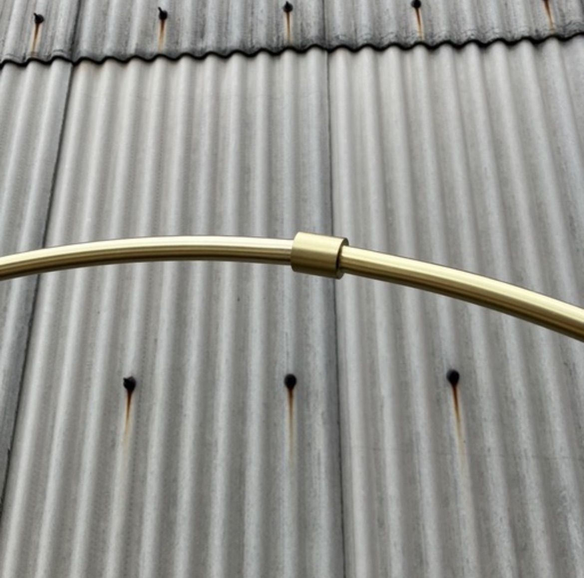 フロアライト 間接照明 照明器具 ゴールド フロアランプ オシャレ おしゃれ 動作ok 定価約8万円 倉庫前引き取り 価格 配達の場合ご相談ください NEXPOTALLINN_EU