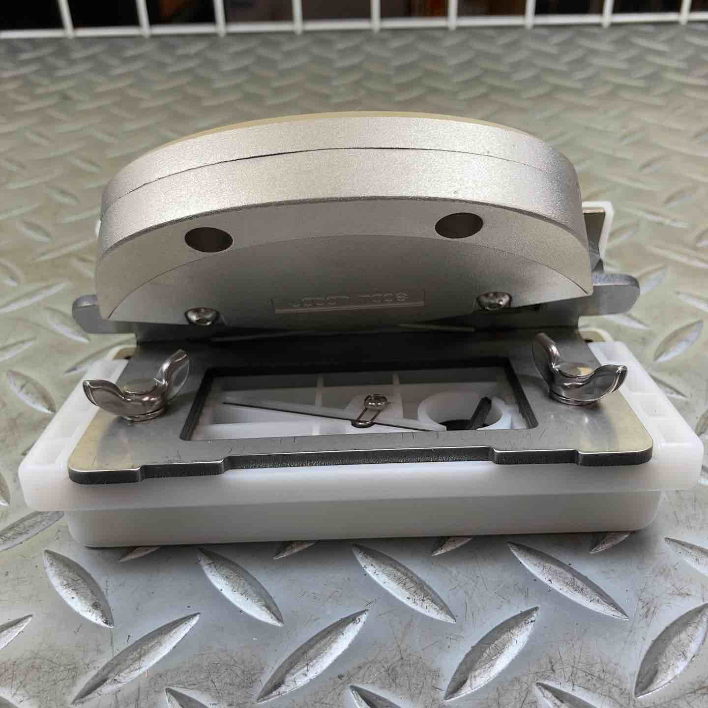 東産機 コーナーカッター