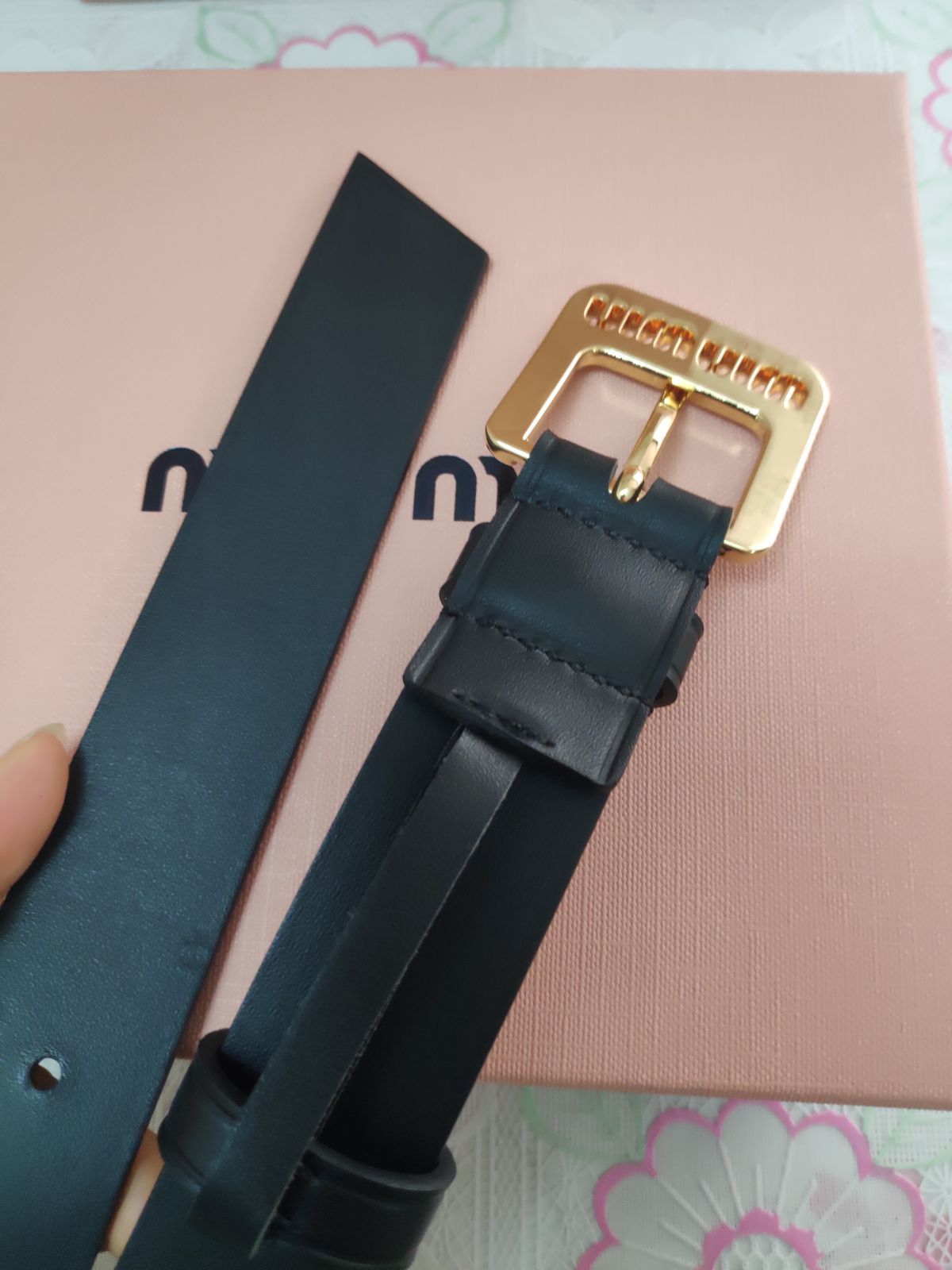 ミュウミュウ✨Miumiu ベルト 黒 ナッパレザーベルト 金色ロゴ