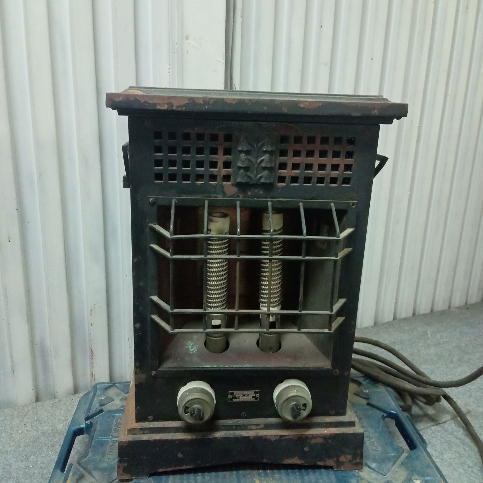 ◯ 角型反射ストーブ 内外電熱器株式会社 電気ストーブ ジャンク 