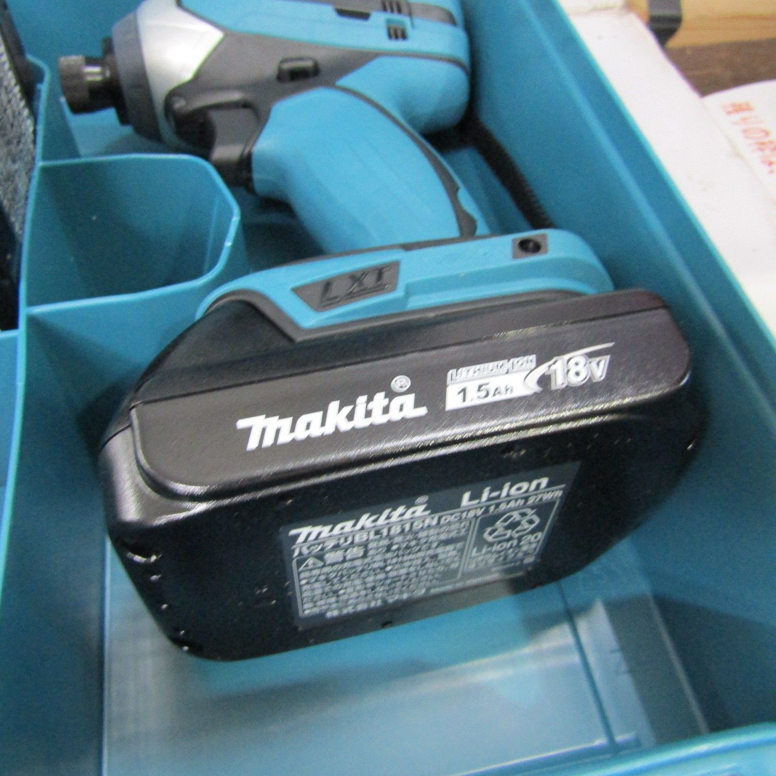 ▽マキタ 充電式インパクトドライバ TD146DWHX バッテリ2個付【町田店 