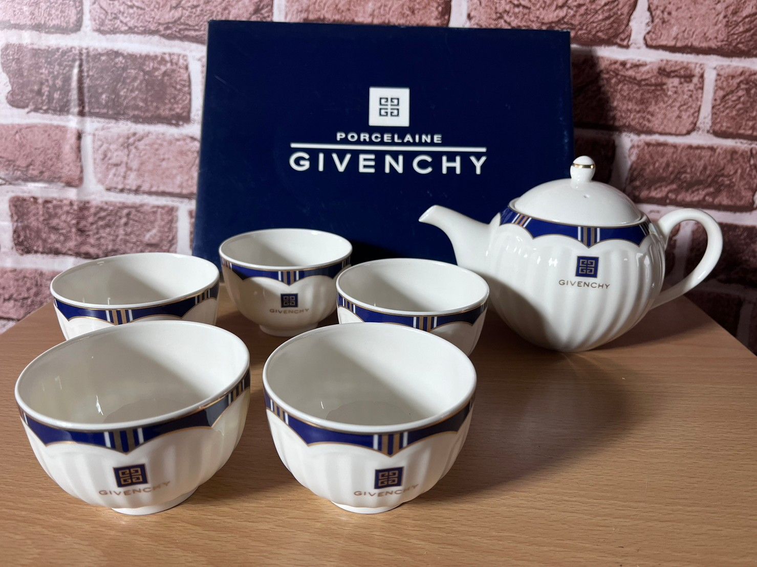 GIVENCHY ジバンシー 茶器セット-