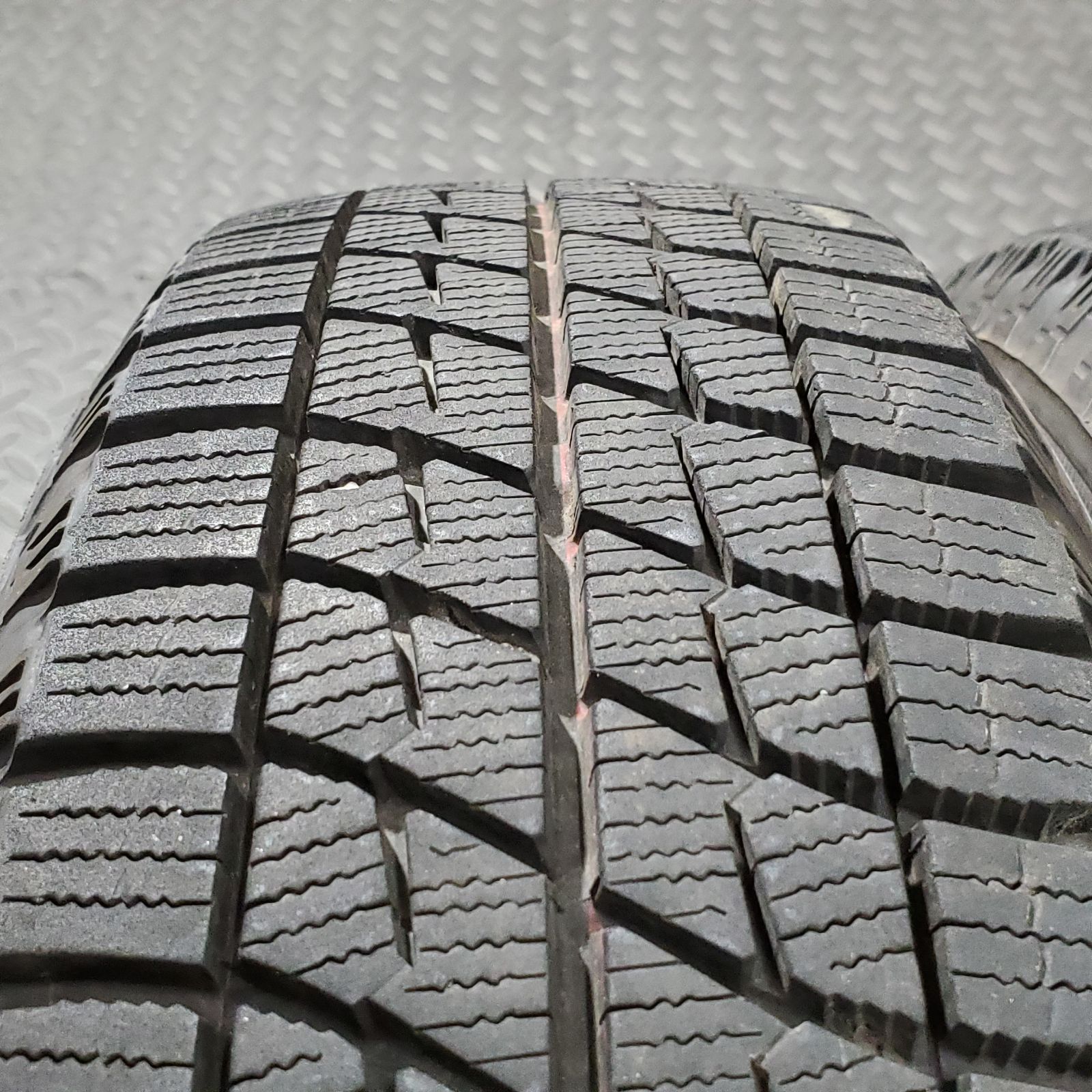 【在庫限りの大特価】 20年製 155 65R14 アイスエスポルテ ダイハツ ミラ ムーヴ タント スタッドレスタイヤ 1055R 大幅値下げ！