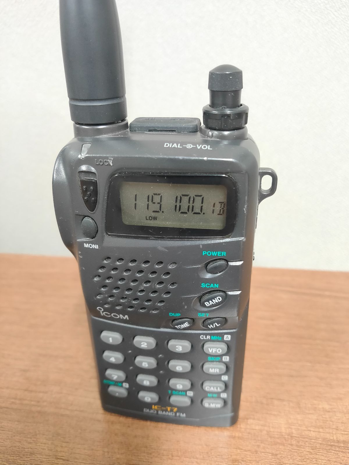 アイコム 144/430MHz帯アマチュア無線ハンディー機IC-T7 受信改造済