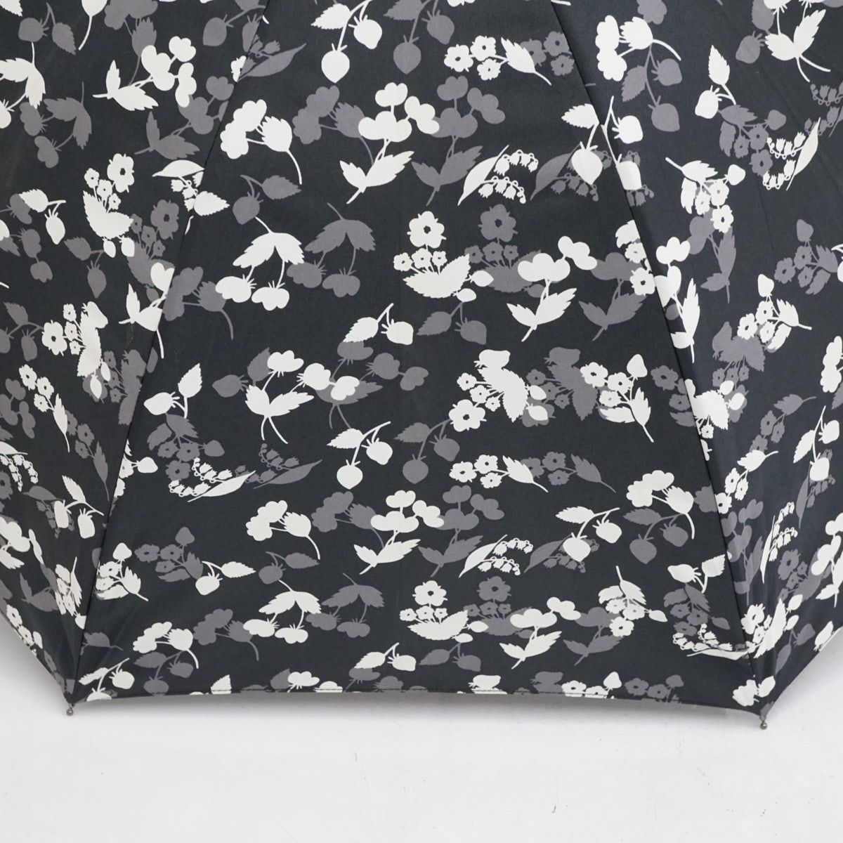 晴雨兼用日傘 ANNA SUI アナスイ USED品 フラワー いちご 遮光