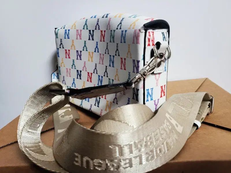 MLB クロスバッグ 新品 韓国MLB Korea】ダイヤモノグラムジャ MLB クロスバッグ 新品 韓国MLB Korea】ダイヤモノグラムジャ