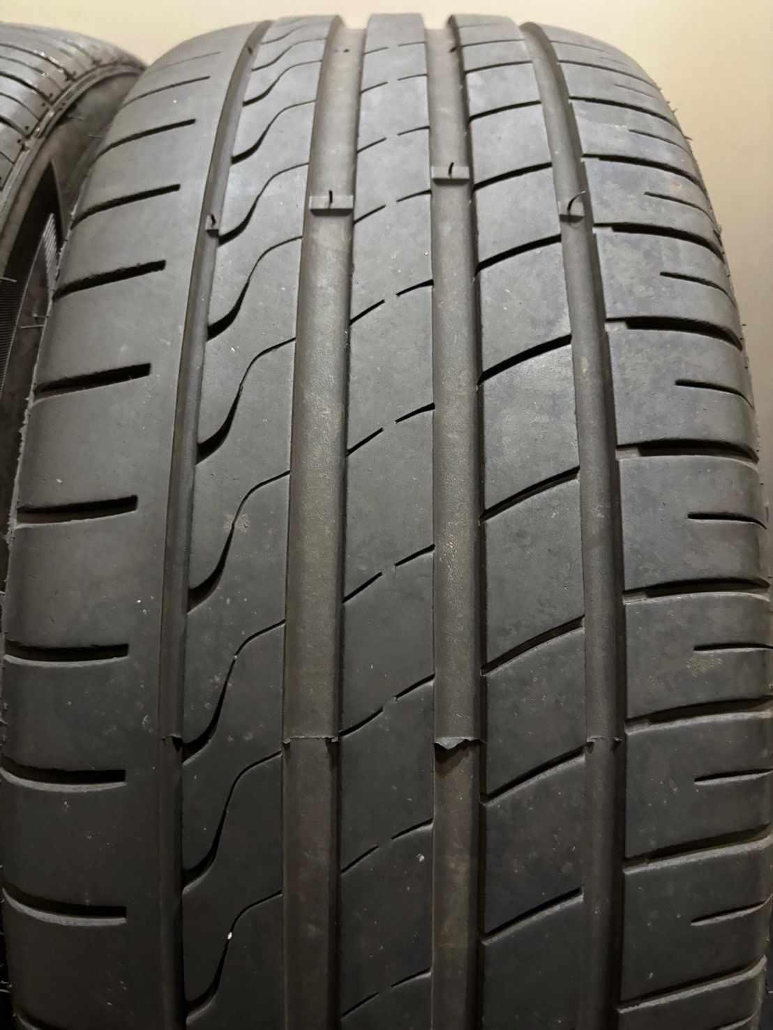 車 RADIAL F205 215/45ZR17 タイヤ 4本セット