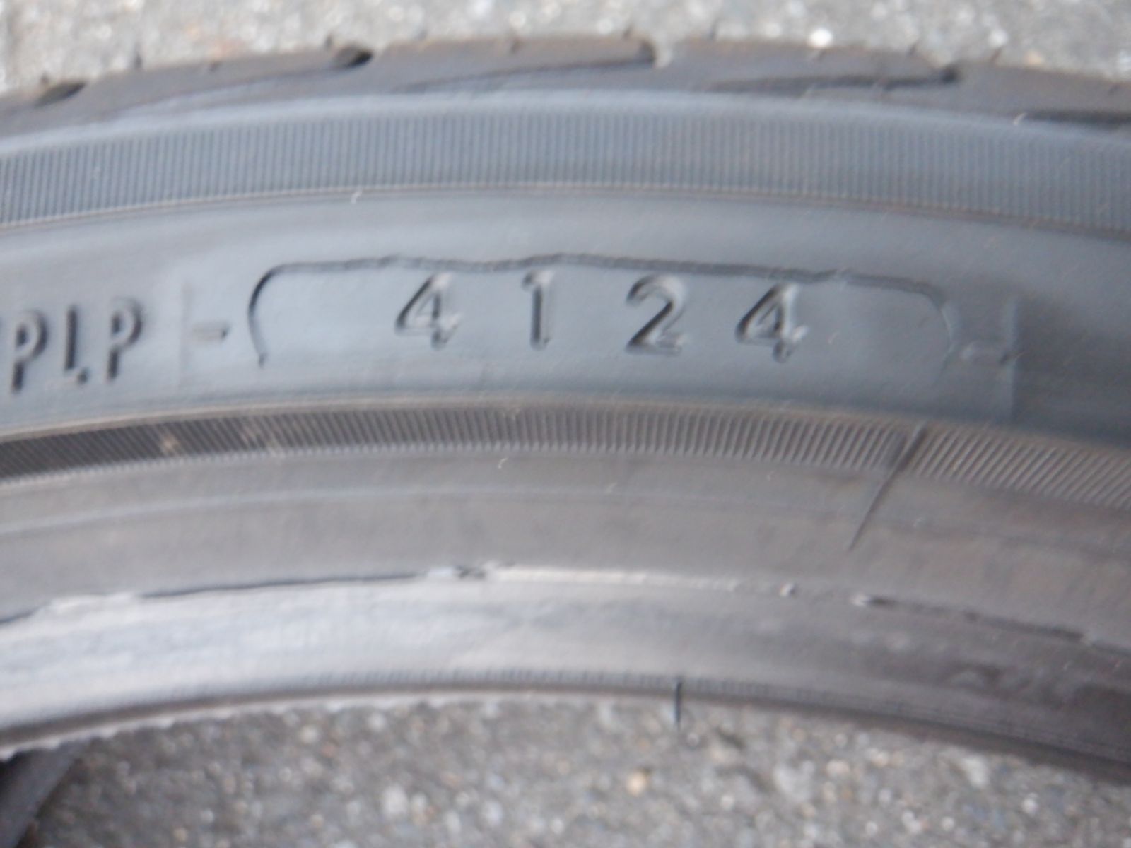 MO メルセデス承認タイヤ