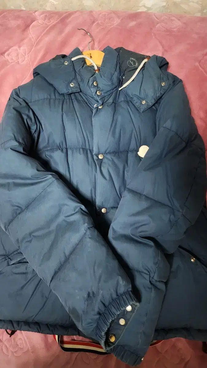VISVIM(ビズビム) x MONCLER(モンクレール) ボロシリ 出品