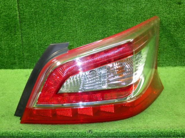 ティアナ DBA-L33 右テールランプ コイト 220-17791 26550-3TS0B 9127