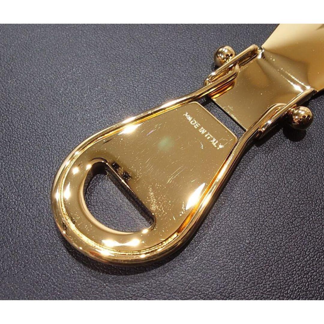 フェラガモ 折りたたみ