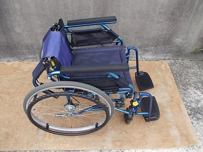 【中古】カワムラ ソフトタイヤ　自走型車椅子　スチール製 KR801N-R 中古】カワムラ ソフトタイヤ 自走型車椅子 スチール製 KR801N-R