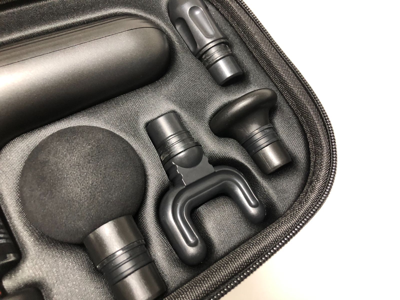 TIGORA BODY CARE GUN 温熱マッサージガン Amazon.co.jp: TIGORA(ティゴラ) フィットネス小物 ボディケア