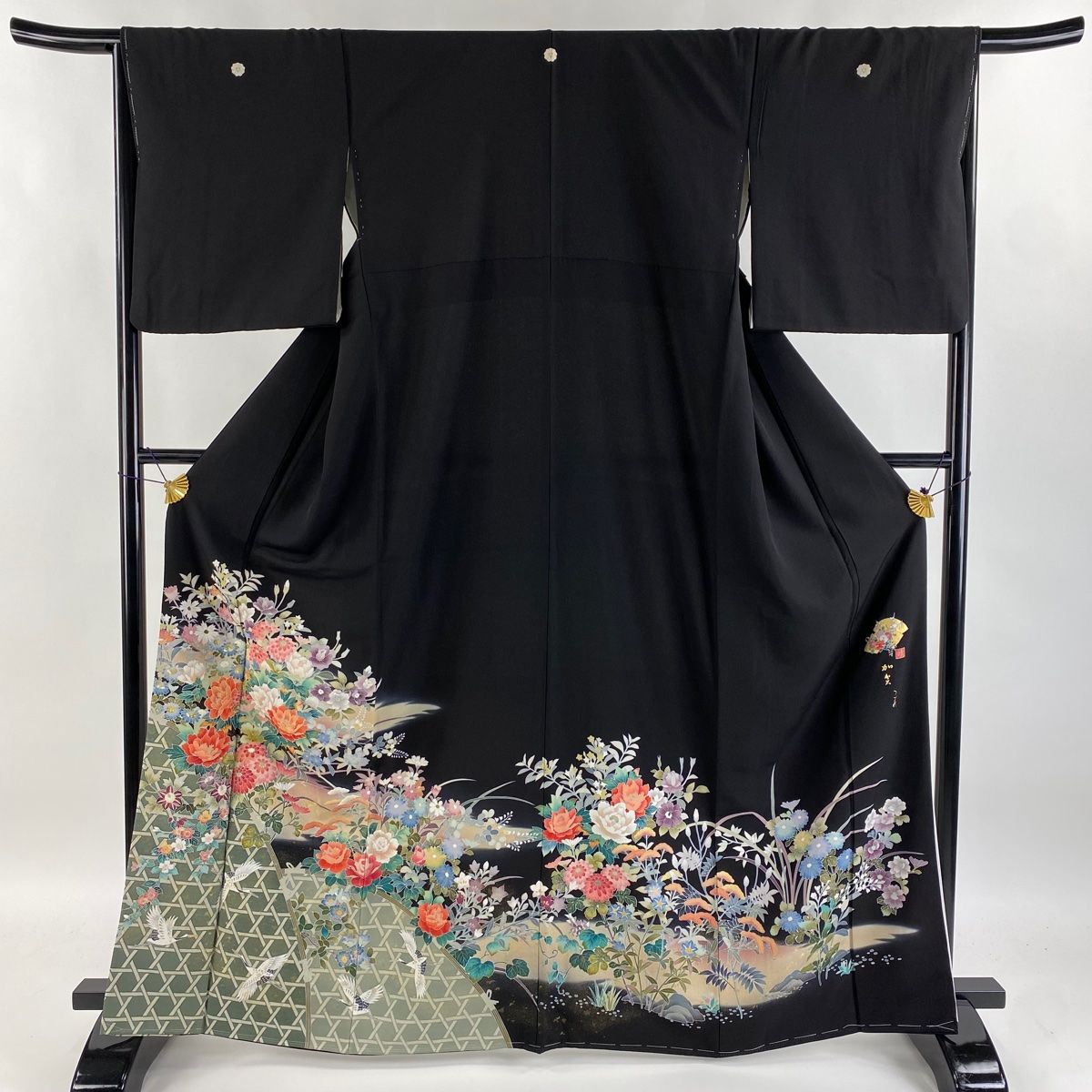 振袖　正絹　黒地　身丈165㎝ 振袖 身丈158.5cm 裄丈69.5cm L 袷 桜 金糸 金彩 黒 正絹 美品