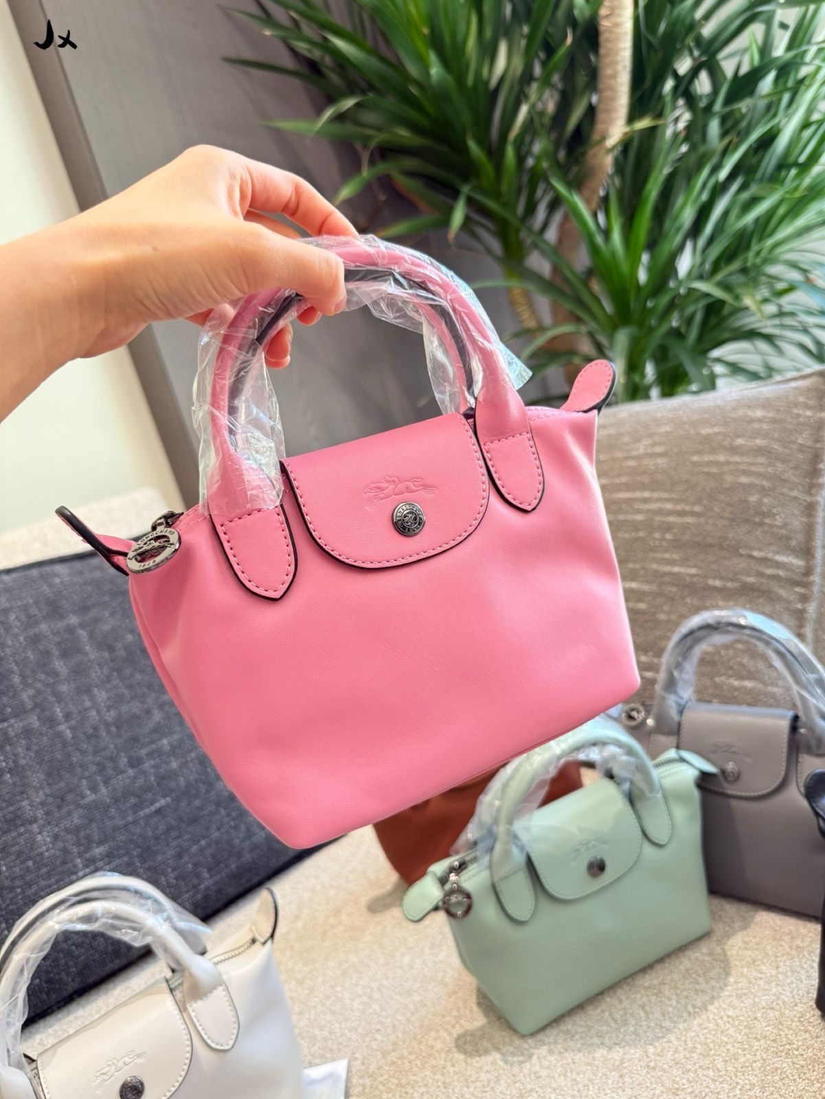 今日 Longchamp ミニシューマーバッグ 在庫 価格