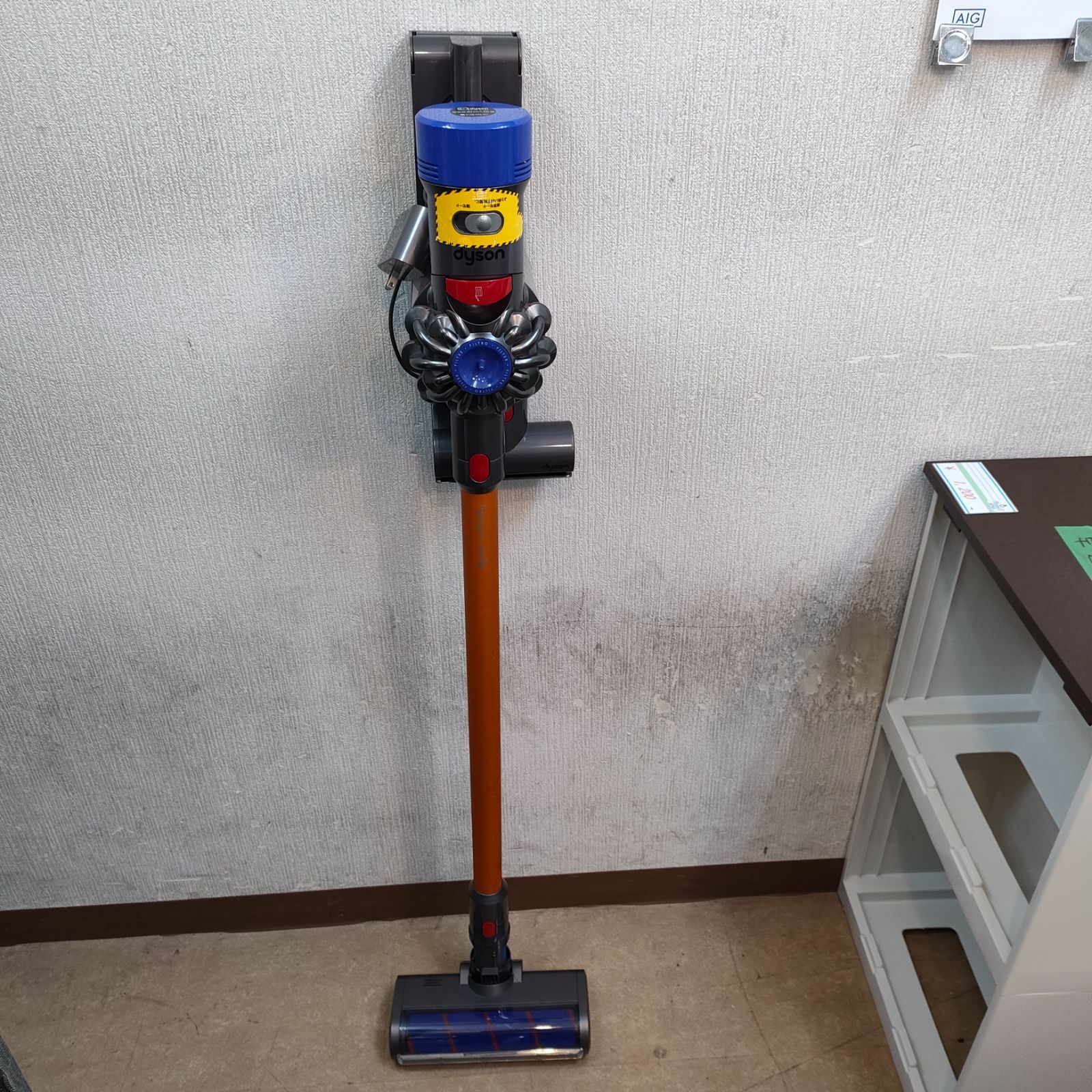 ◆Dyson v8 fluffy 掃除機 スティッククリーナー