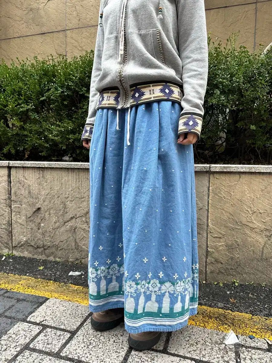 ネネット ISSEY MIYAKE イッセイミヤケ 刺繡 ドット ロング丈スカート