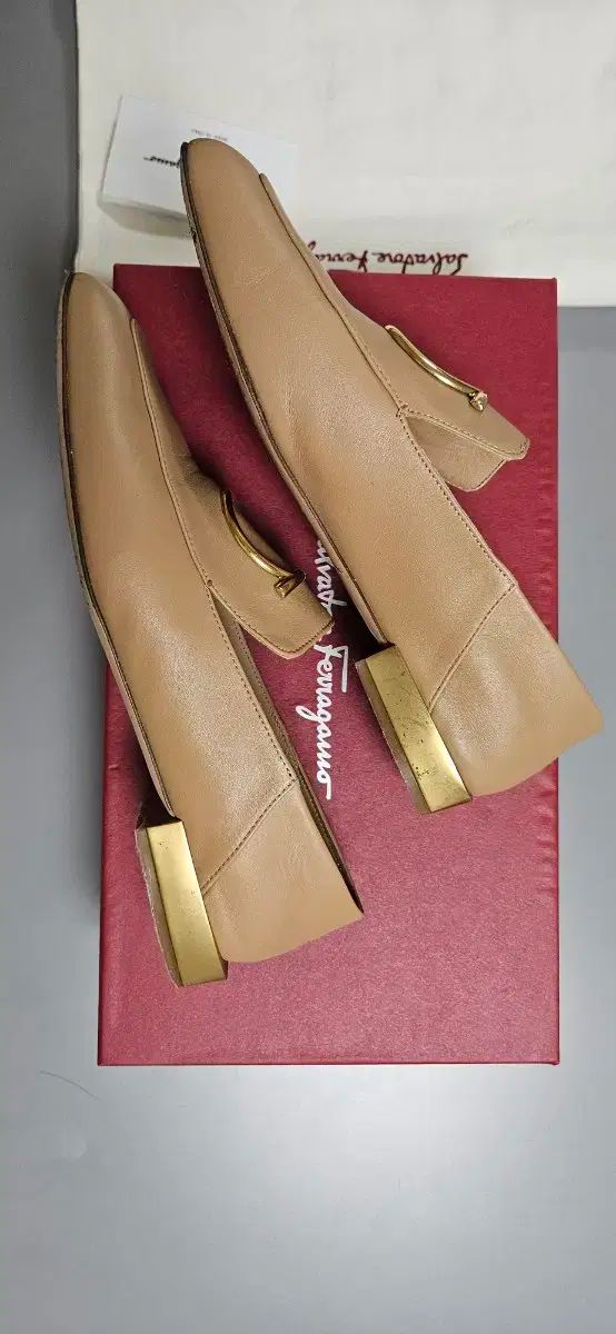 FERRAGAMO