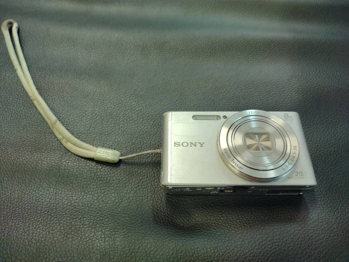 Sony デジタルカメラ Cyber-shot DSC-W830 シルバー 20.1MP 8倍光学ズーム