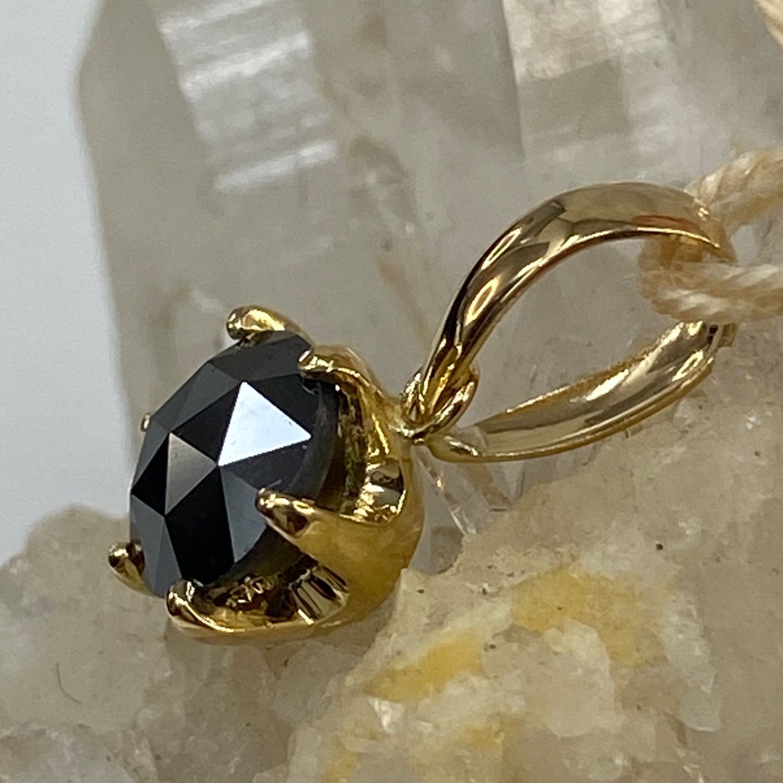 k18YG AU750 18金 ブラックダイヤモンド 0.7ct - メルカリ