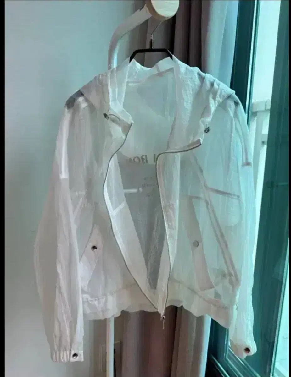 g_cut(ジーカット) 白 シースルー フード ウィンドブレーカー ほぼ 新品