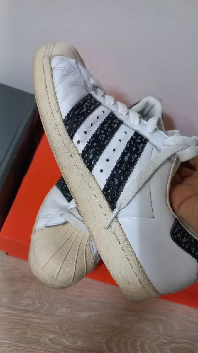 【雷市場（ポンジャン）商品韓国直送】adidas(アディダス) スニーカー （ 240 ）
