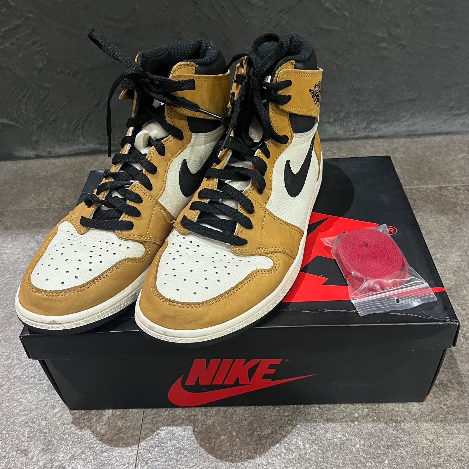 国内正規 NIKE AIR JORDAN 1 RETRO HIGH OG ROOKIE OF THE YEAR ナイキ エアジョーダン1 レトロ ハイ  OG ルーキーオブザイヤー 555088-700 スニーカー 29cm 65996A - メルカリ