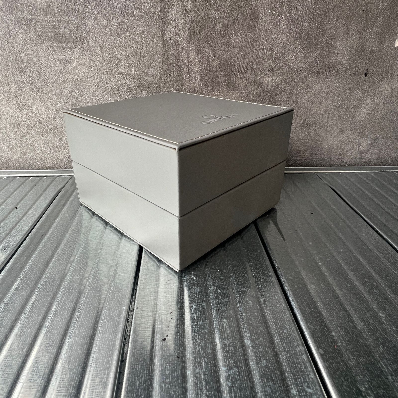 OMEGA オメガ 時計 ケース 空箱 アンティーク BOX 外箱付 グレー