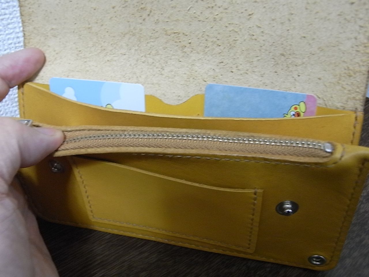 本革　トラッカーウォレット　長財布　黄        