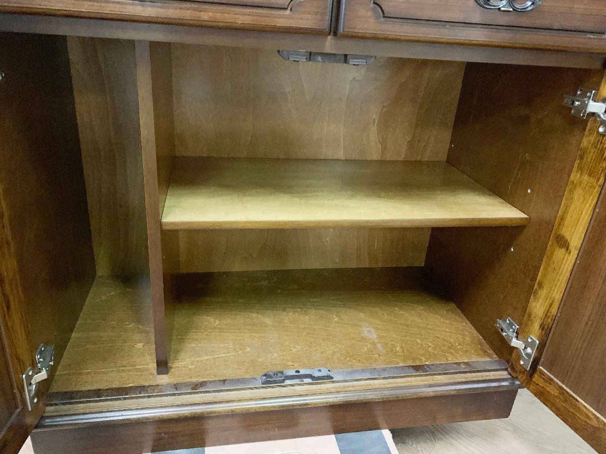 自宅保管品 karimoku / カリモク コロニアル 食器棚 キャビネット karimoku カリモク コロニアル コーナー キャビネット 飾り棚 ②