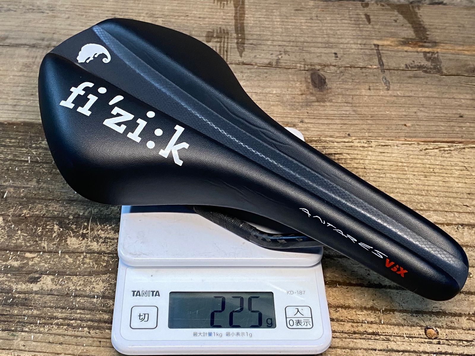 フィジーク アンタレス Fizik(フィジーク) ANTARES R1 カーボンレール
