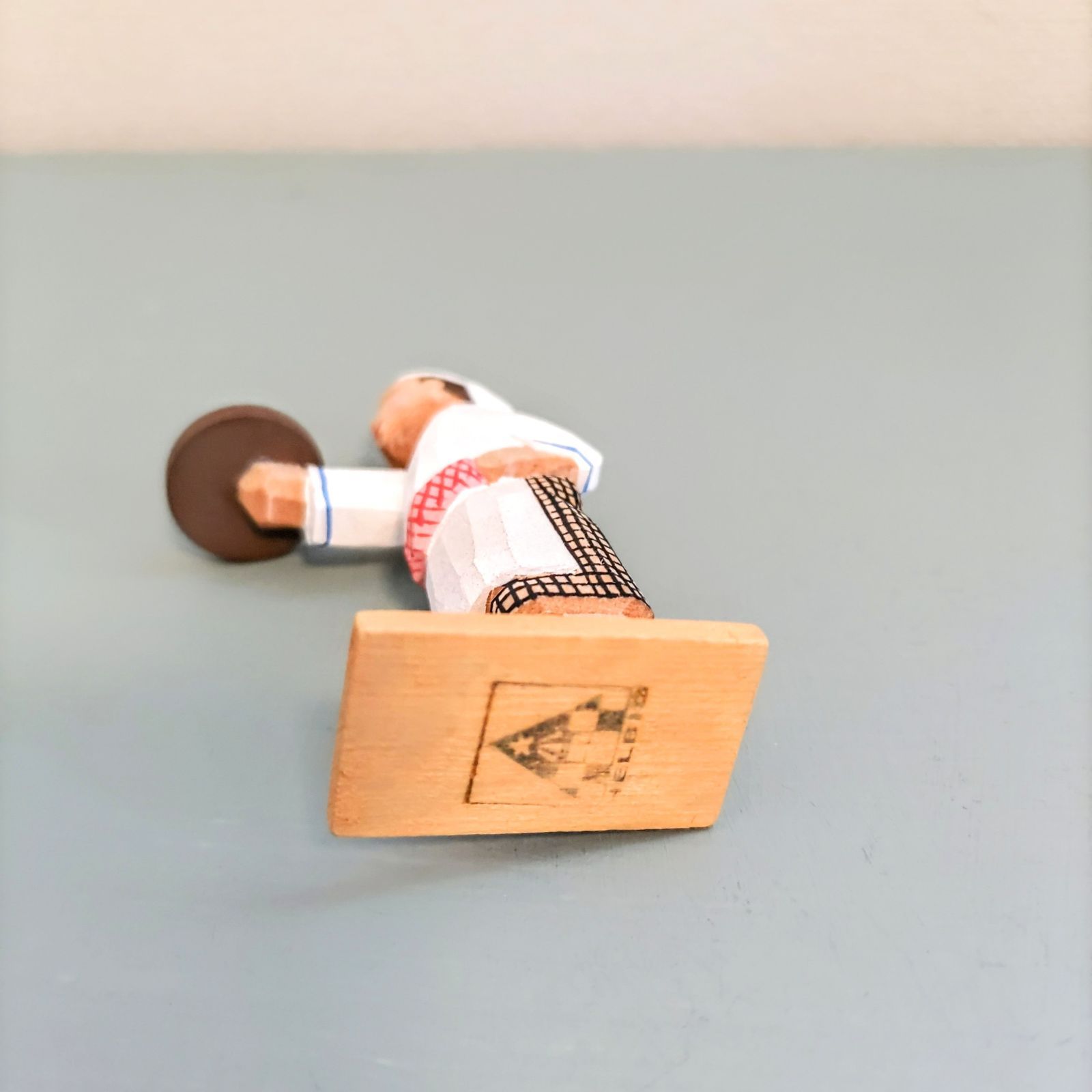 Helbig工房の手彫り人形(ドイツ製) ドイツ工芸品 パン屋さん 木製 ヘルビッヒ工房 伝統工芸品 木製