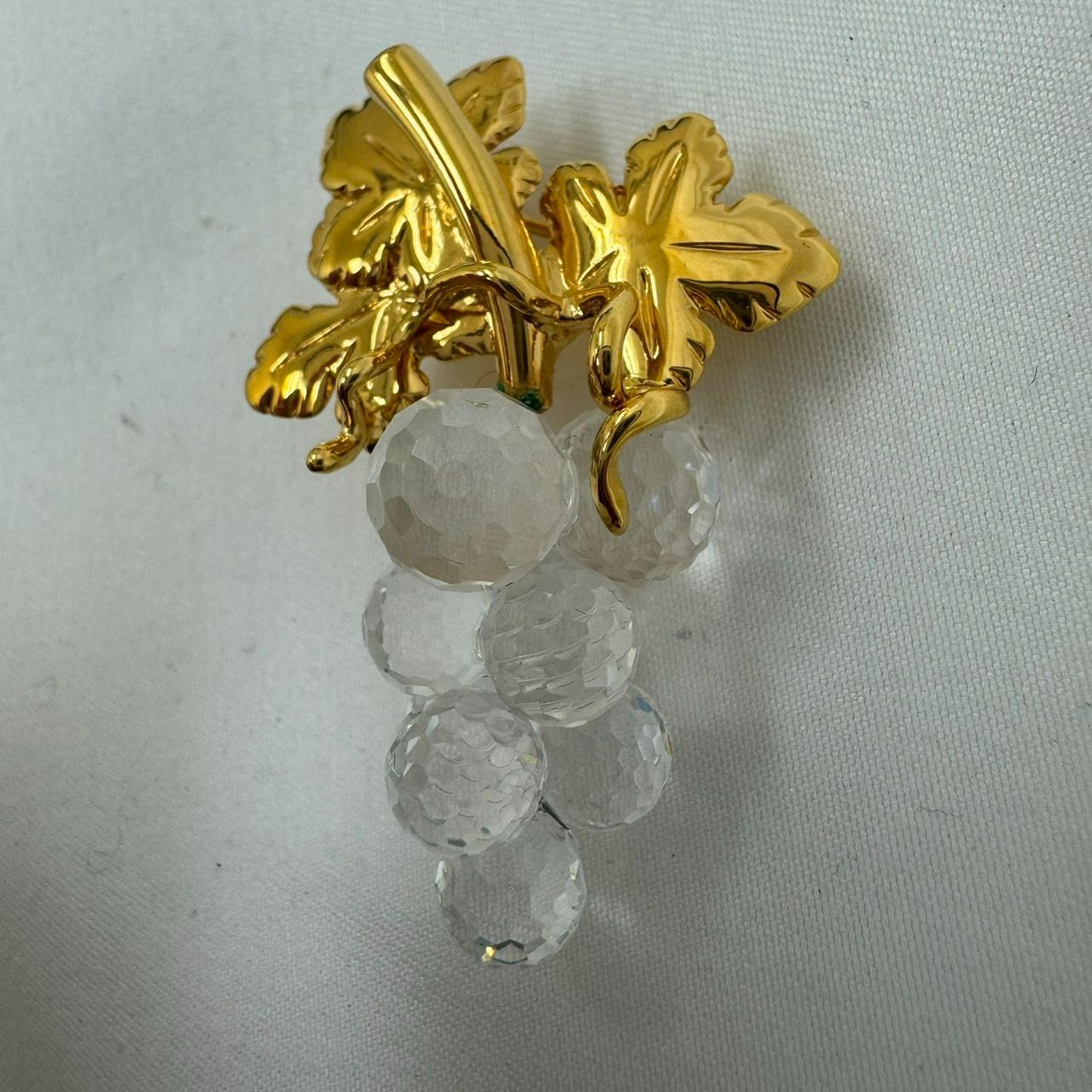 K【中古】20 スワロフスキー SWAROVSKI ぶどう ブローチ
