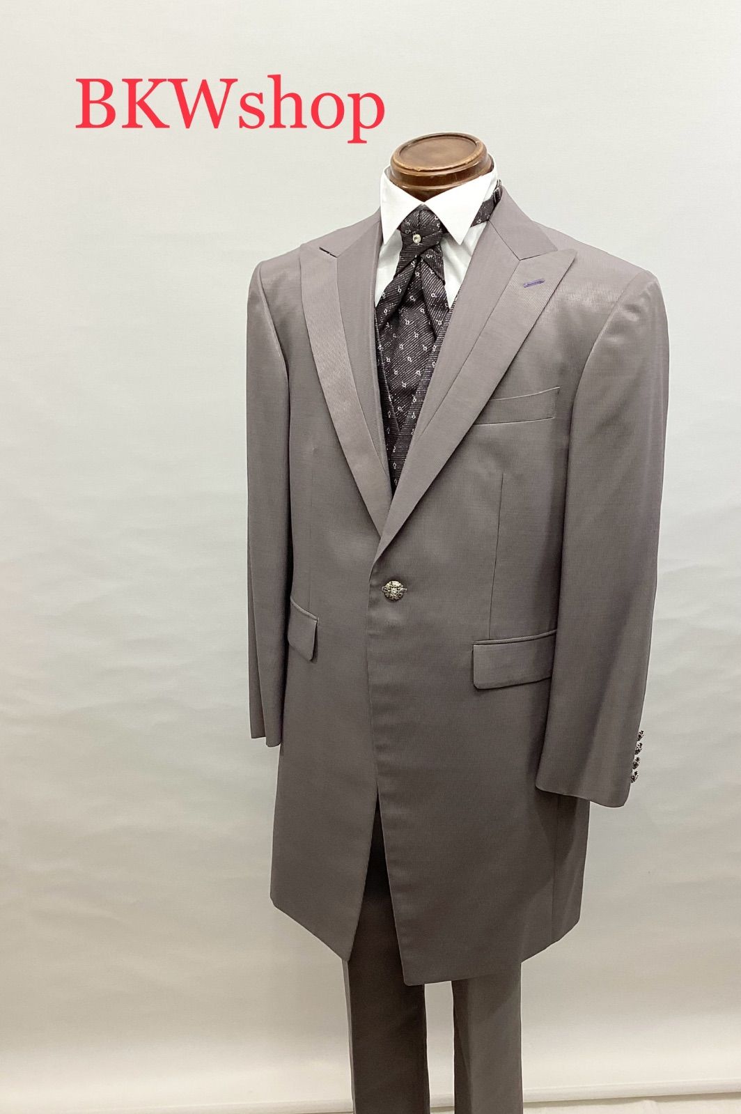 used　タキシード　ライラックグレーショートフロックタキシード　4点セット　B体　Ｏ体　ＡＢ体　結婚式　新郎様