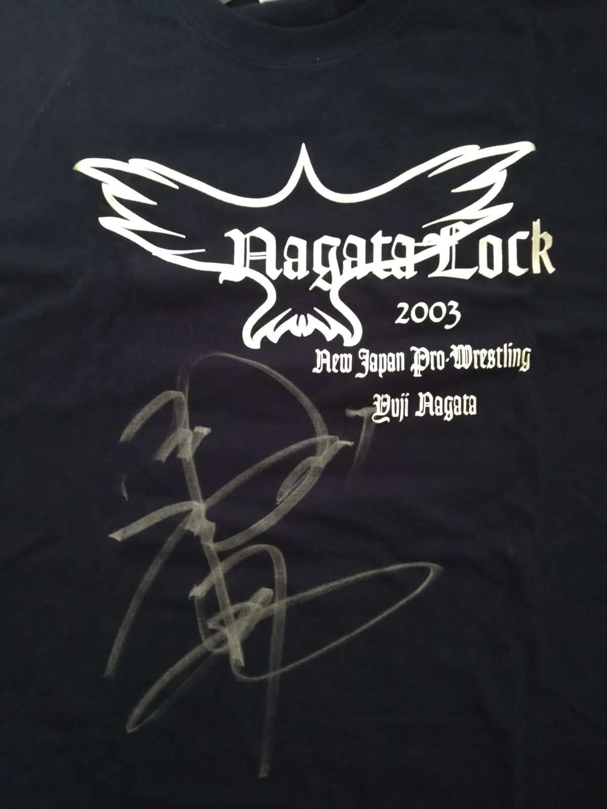 新日本プロレス❤︎永田裕志直筆サイン入りTシャツ！ レア】新日本プロレス 永田裕志 2003ナガタロック サイン入りT