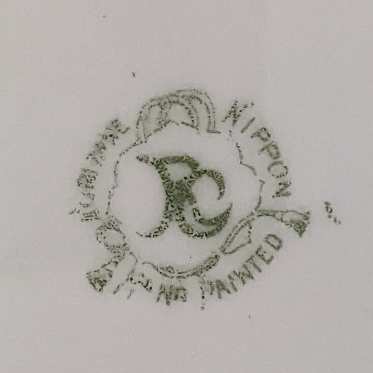 豪華金彩アールヌーボー 薔薇唐草模様 茶壷＆糖器セット 手彩金盛上 ニッポン 豪華金彩アールヌーボー 薔薇唐草模様 茶壷＆糖器セット 手彩金盛