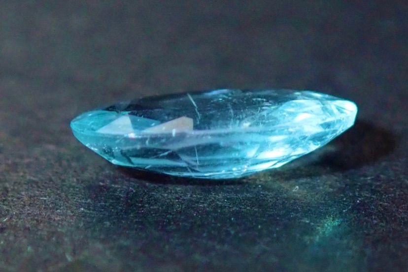 天然パライバトルマリン 0.44ct 約4mm×8mm ルース 天然パライバトルマリン 0.44ct 約4mm×8mm ルース