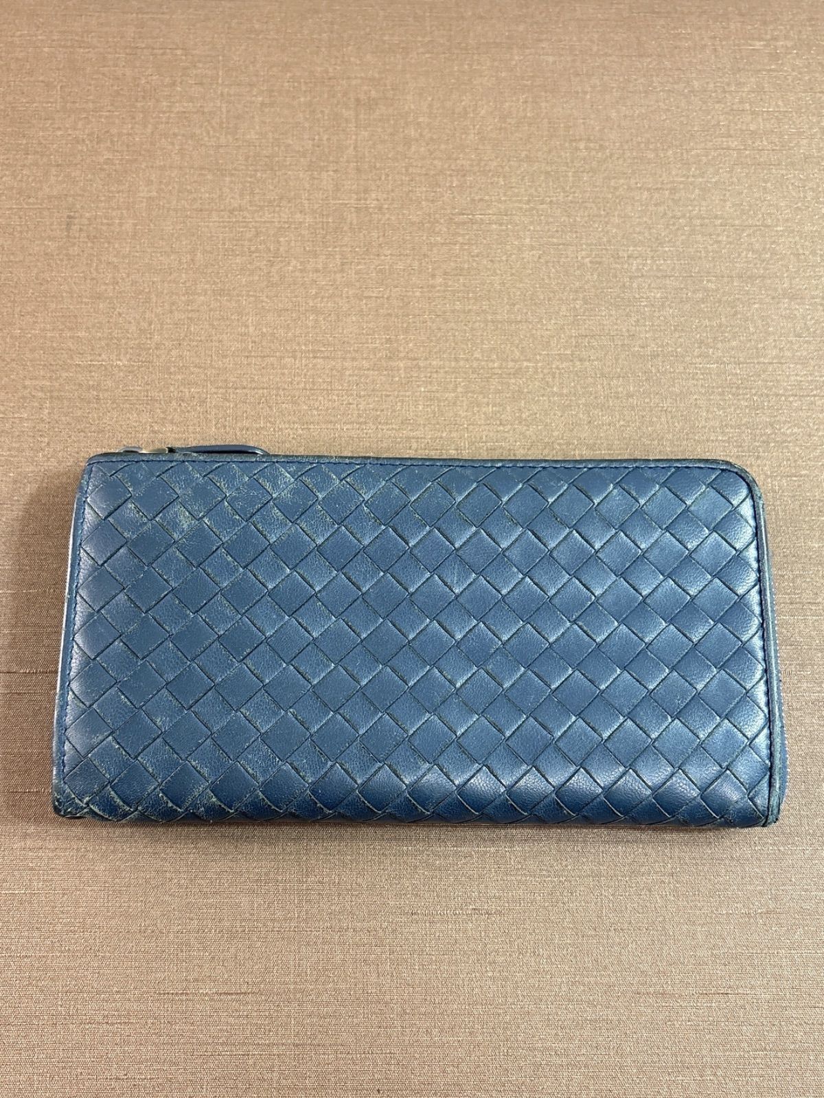 ボッティガヴェネタイントレチャート ラウンドファスナー長財布 ネイビー