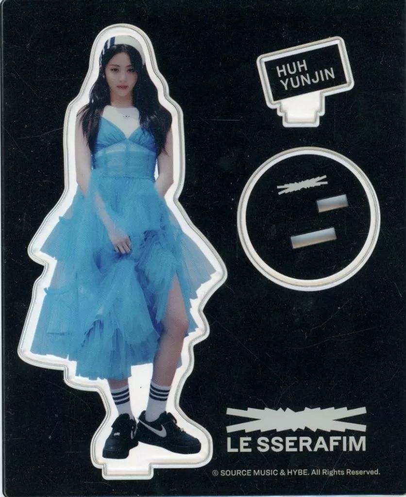 Le Sserafim ユンジン　アクスタ 新品】LE SSERAFIM ユンジン アクリルスタンド DIFFERENT - メルカリ