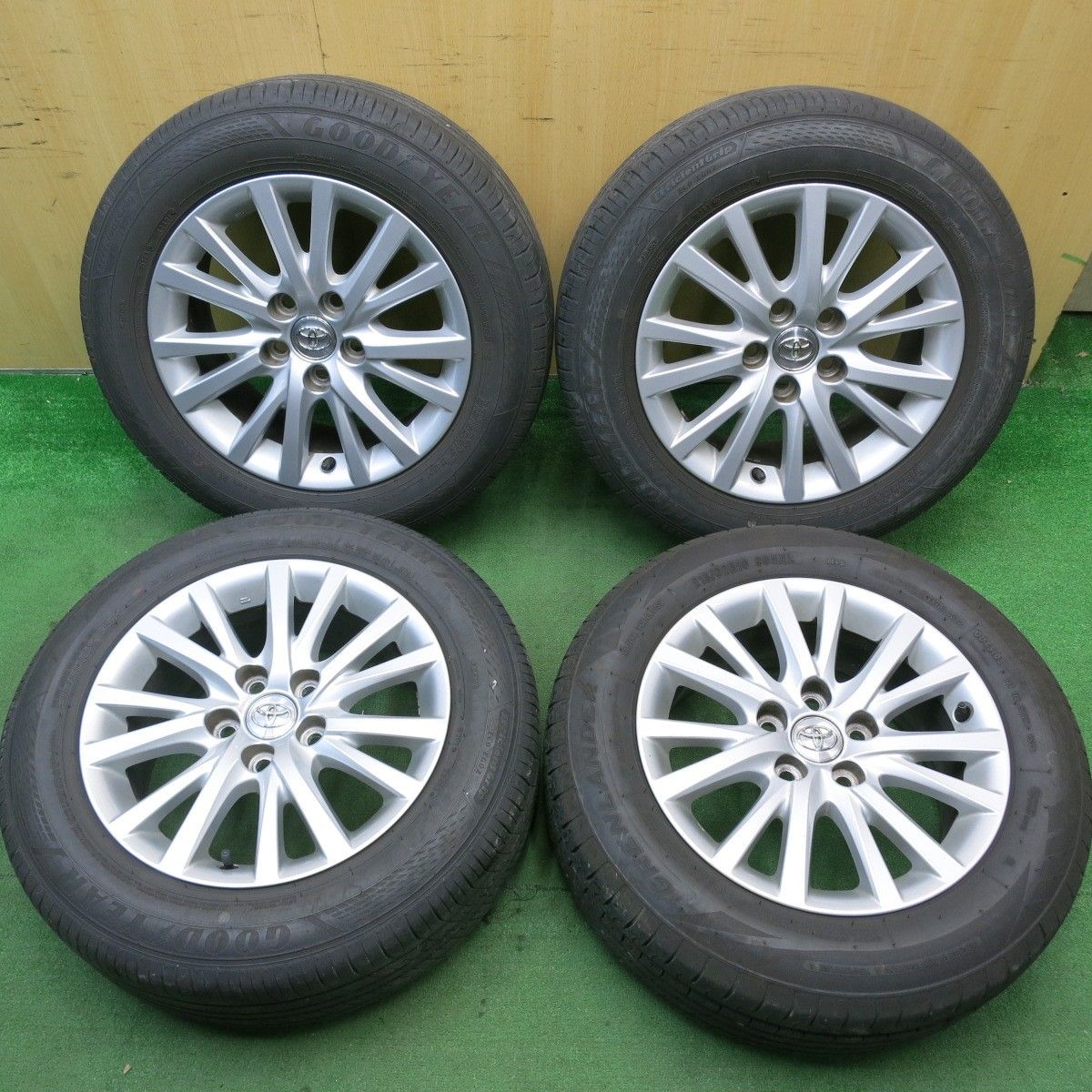 バリ溝 24年 9分 トヨタ 130系 マークX 純正 215|60R16 グッドイヤー EfficientGrip ECO EG02 グリンランダー COLO H02 16インチ PCD114.3|5H 5051105HAノ